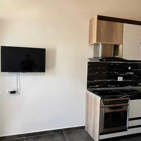 Guest Arbri Pensjonat 3*