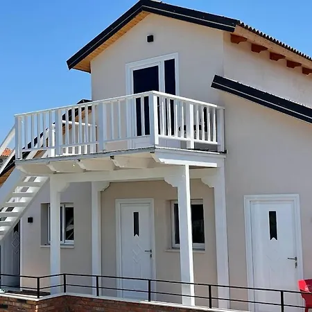 Πανσιόν Guest Arbri Vlorë