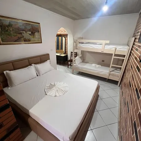 Guest Arbri Πανσιόν 3*