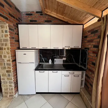 Pensjonat Guest Arbri Wlora