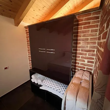 Guest Arbri 3* Wlora